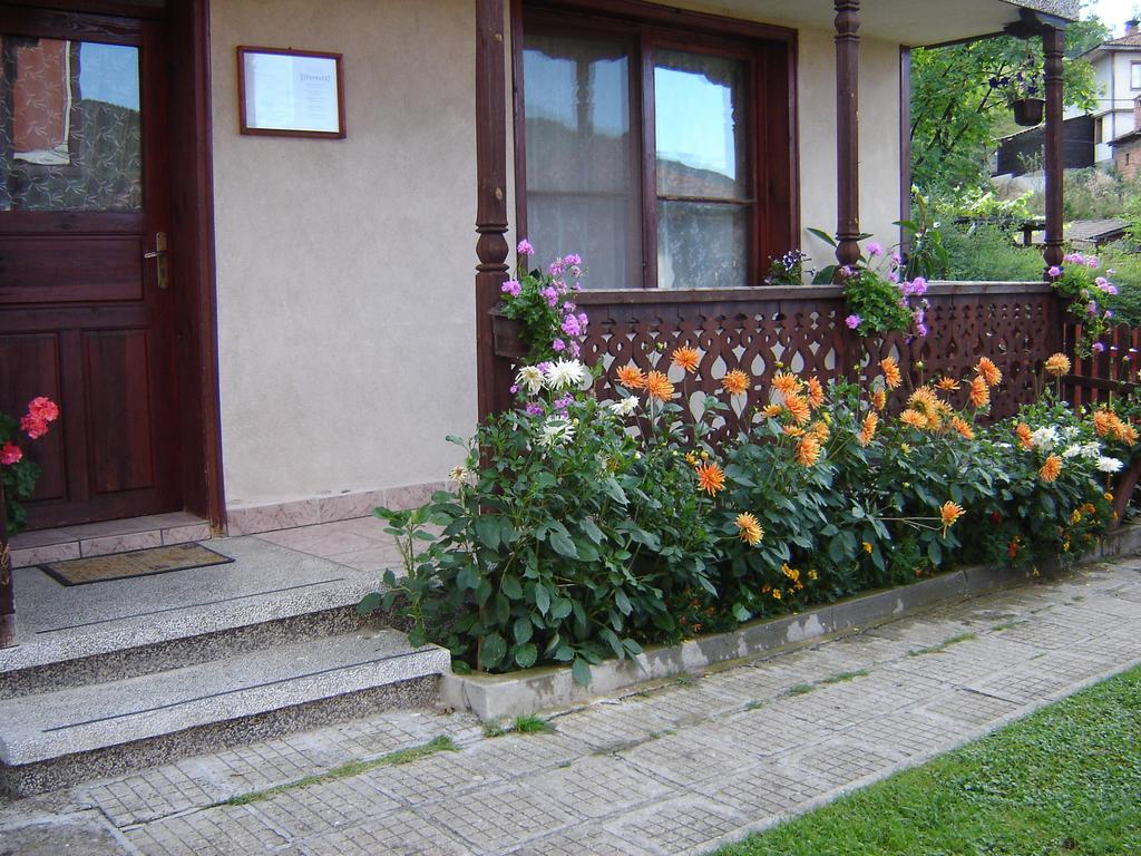 Guest Rooms Dona Koprivshtitsa Exterior photo